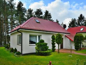 Spacious cottage, idyllic right on the lake, Spore