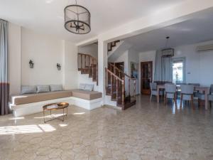 Duplex Gerakini Apartment with Pool