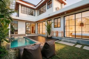 Luxe 4-Bedroom Villa - Private Pool & Fast Wi-Fi