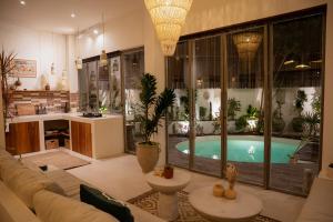 Oasis Kentia - An Exquisite Tropical Hideaway Villa