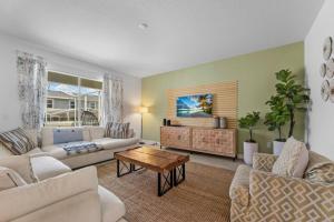 ChampionsGate 6BR Villa with Private Pool Near Disney