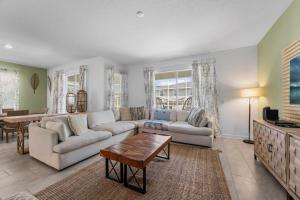 ChampionsGate 6BR Villa with Private Pool Near Disney