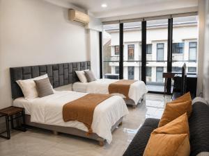 Resort-style home in Cubao with salt pool - Walk to Araneta