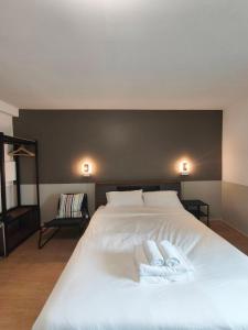 Studio 1 Bed fast wifi-MRT Sutthisarn 307