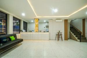 Urbanview Daily Guest House Pasteur Bandung