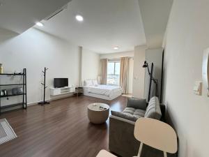 1br Stylish Flat Sunrise City View Hanas Apart