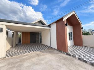 Sandy House CM
