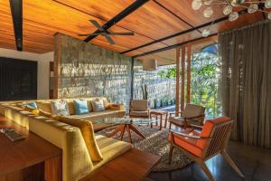 3BR Mid-Century Villa Pool & Yoga Deck Canggu