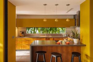 3BR Mid-Century Villa Pool & Yoga Deck Canggu