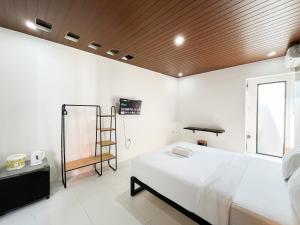 Studio Near Finns Beach Club at Tyaga Villa