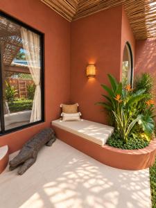 Beautiful garden villa, close to town