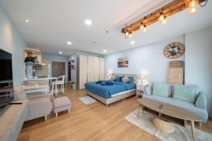 Jomtien Oceanview Studio at View Talay5 and Big Pool
