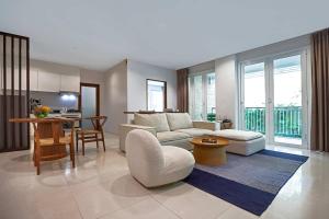 Surin Park 1 Bed Walk to Beach by Destada