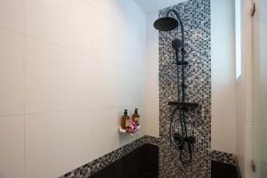 Surin Park 1 Bed Walk to Beach by Destada