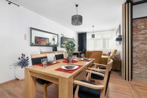 Spacious House in a Quiet Neighbourhood of Poznan by Noclegi Renters