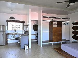 Modern Luxury Apartment In town and Peaceful with AC and hot water