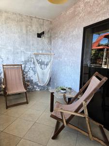 Modern Luxury Apartment In town and Peaceful with AC and hot water