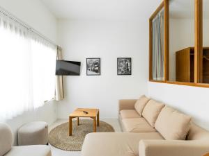1BR Tropical Apartment With Shared Pool in Berawa