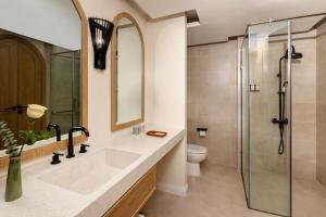 Beelee Stayin Private Pool and Garden Villa