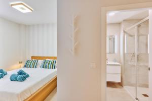 RY02 SeaBlue by HolidayAndaluz