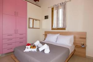 Emilias Guest House with Sea View Balcony, Stoupa