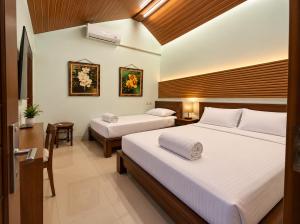 Collection O near Sampalan Harbour formerly Griya Nusa Hotel