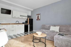 Comfortable Family Apartment with Balcony in Gdynia by Noclegi Renters