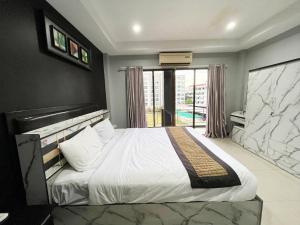 Golden Star Pattaya