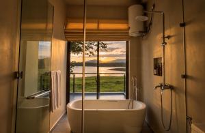 Lakefront Private Pool Villa Full Privacy Nature Escape