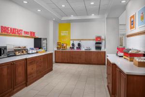 Hampton Inn & Suites Clinton