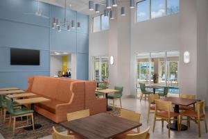 Hampton Inn & Suites Clinton