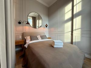 Poniatowskiego Signature Apartment by BookingHost