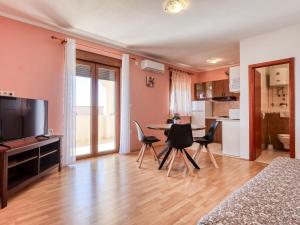 Apartment Nikol-3 by Interhome