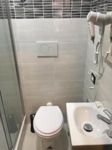 Twin Room with Bathroom