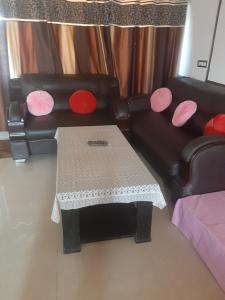 Crest Luxury Suite Homestay in the Heart of the City
