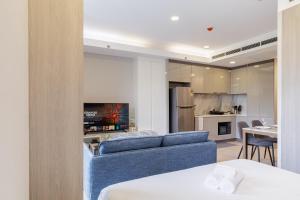 Modern Luxury Condo Center of BKK! 3 min walk MRT!