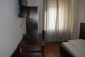 B&D Hotel