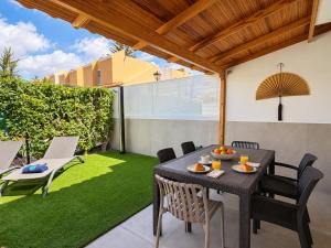 4br and 2 baths parking good location maspalomas
