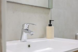 New Bazaar Apartment - Steps from City Center