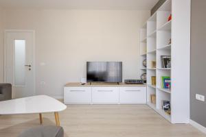 New Bazaar Apartment - Steps from City Center