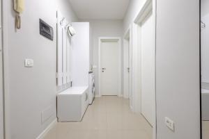 New Bazaar Apartment - Steps from City Center