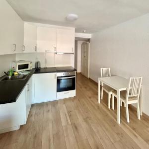 2 Bed Duplex Castle Harbour C207