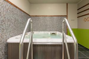 Studios at Aspen Valley, with Indoor and Outdoor Pool, SPA and Jacuzzi