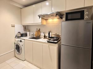 Relax in style: Modern Airbnb and Netflix
