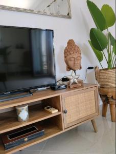 Aeria Elegant Luxury Villa - 3BDR, Extra King Size Bed, BBQ, Separate WC