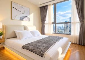 Landmark Aura Suites Vinhomes Central Park