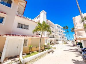 Los Corales Tropical Suites Villas and Homes - Beach Club, Spa, Restaurants - playa Bavaro