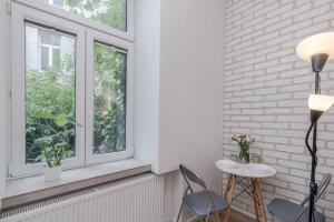 Parkside Apartments - Basic Standard - Old Town Guesthouse - by Upstairs