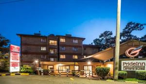 Westlands luxury 1 bedroom apartment with pool view balcony