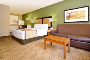 Deluxe Studio with 1 King Bed - Non-Smoking room in Extended Stay America Suites - Birmingham - Perimeter Park South